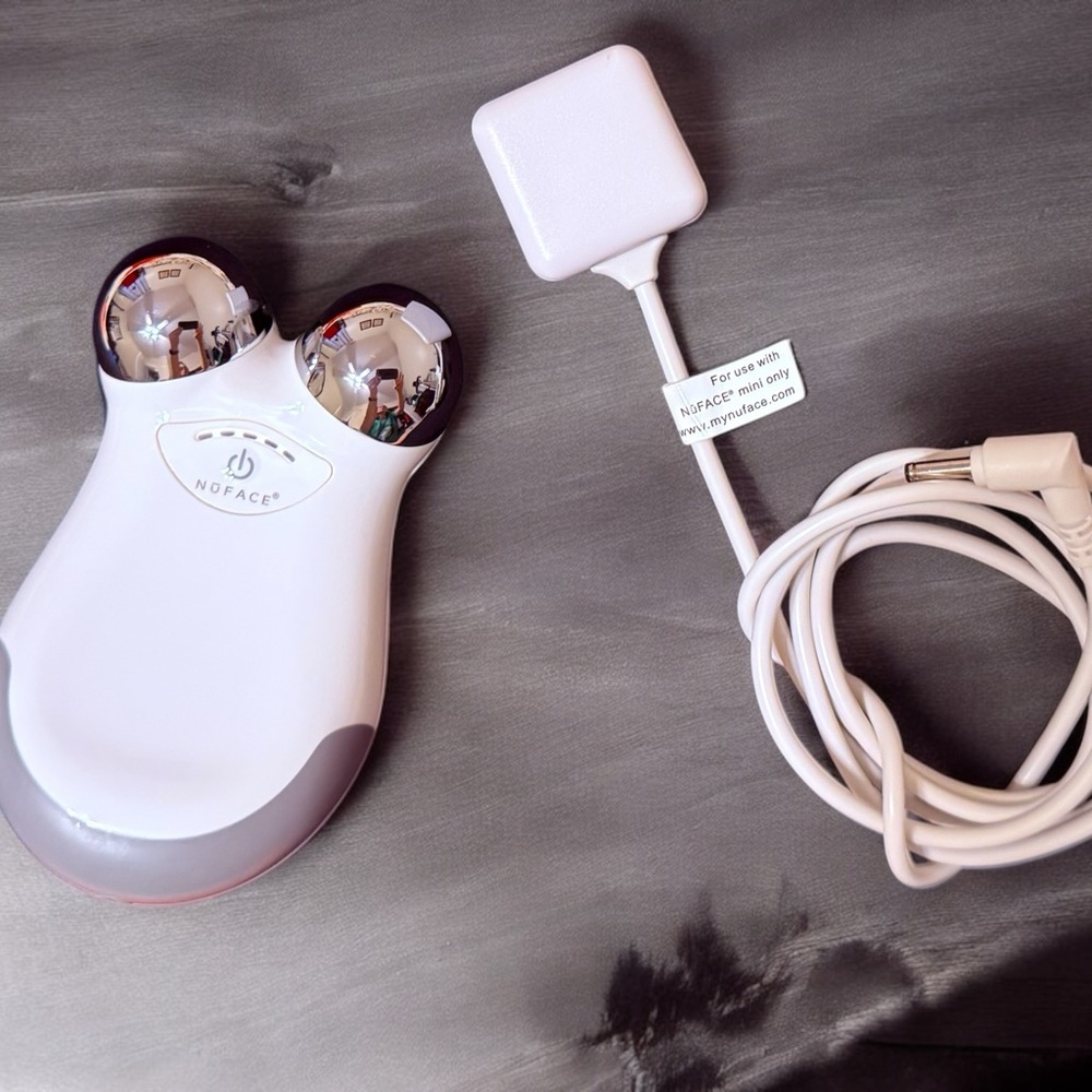 NuFACE® Mini Starter Kit Mini Facial Toning Device